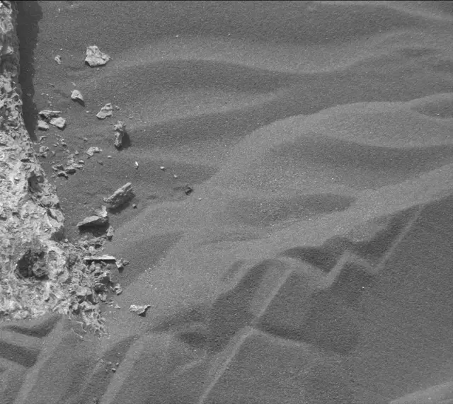 Sol 1637: Mast Camera (Mastcam)