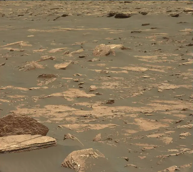 Sol 1643: Mast Camera (Mastcam)