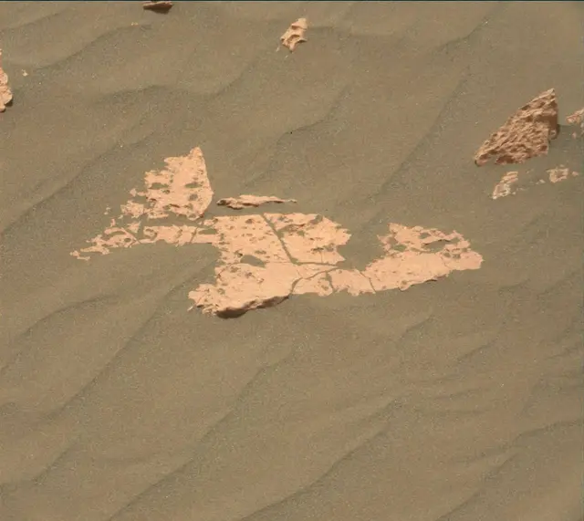 Sol 1644: Mast Camera (Mastcam)