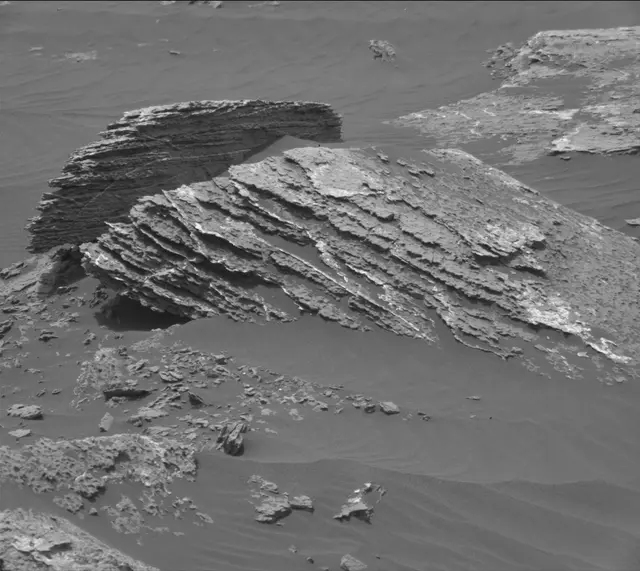 Sol 1644: Mast Camera (Mastcam)
