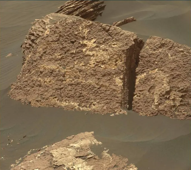 Sol 1644: Mast Camera (Mastcam)