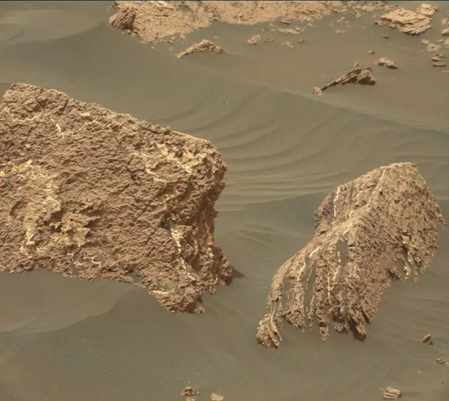 Sol 1644: Mast Camera (Mastcam)