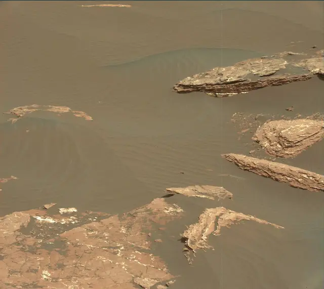 Sol 1646: Mast Camera (Mastcam)