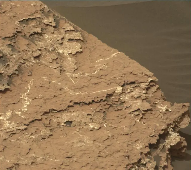 Sol 1646: Mast Camera (Mastcam)