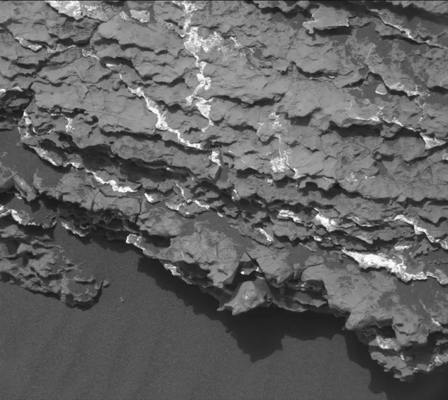 Sol 1646: Mast Camera (Mastcam)