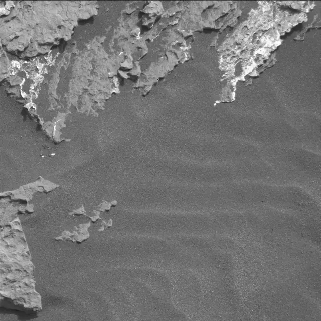 Sol 1646: Mast Camera (Mastcam)