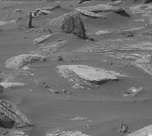 Sol 1647: Mast Camera (Mastcam)