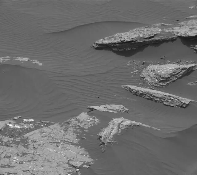 Sol 1647: Mast Camera (Mastcam)