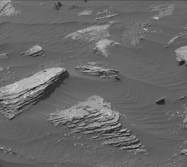 Sol 1647: Mast Camera (Mastcam)