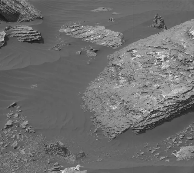 Sol 1647: Mast Camera (Mastcam)