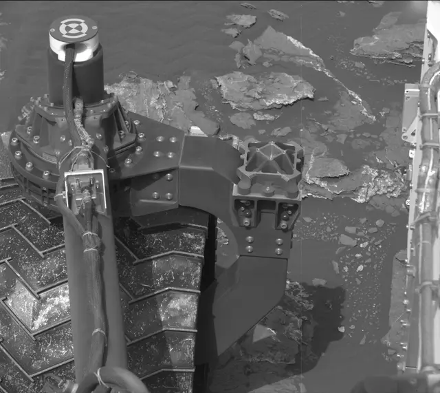 Sol 1647: Mast Camera (Mastcam)