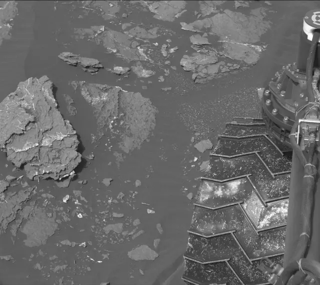 Sol 1647: Mast Camera (Mastcam)