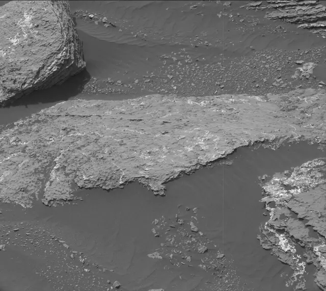 Sol 1647: Mast Camera (Mastcam)