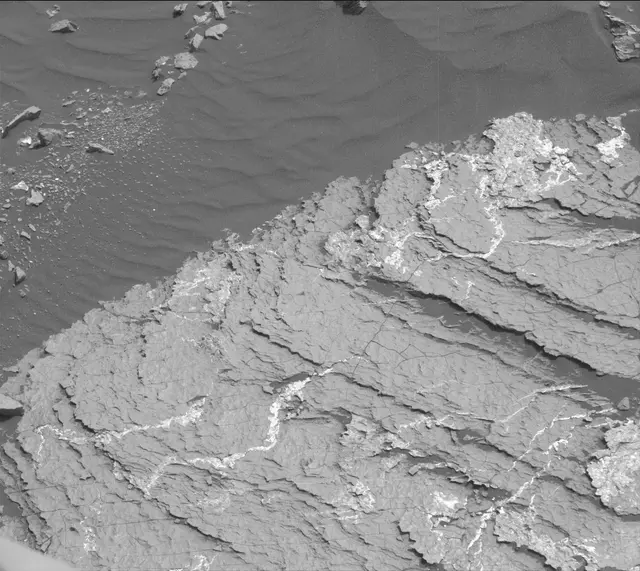 Sol 1647: Mast Camera (Mastcam)