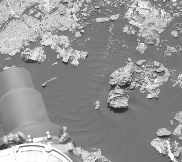 Sol 1647: Mast Camera (Mastcam)