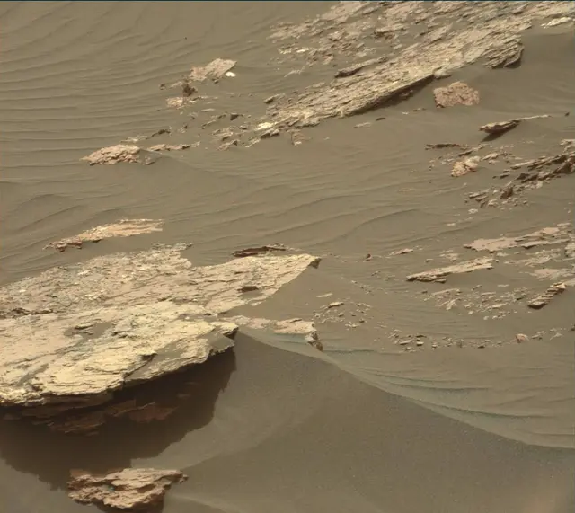 Sol 1647: Mast Camera (Mastcam)