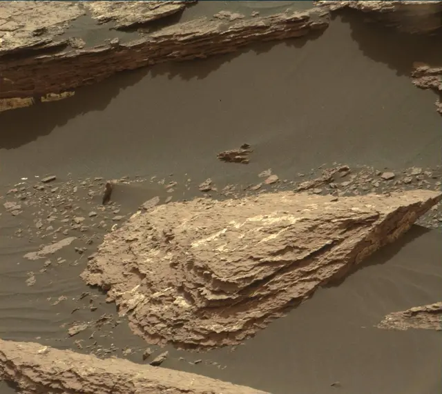 Sol 1647: Mast Camera (Mastcam)