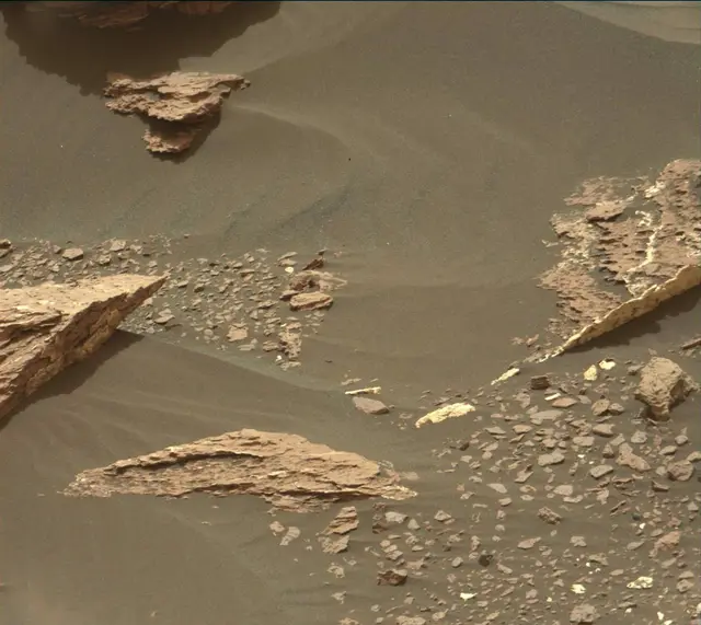Sol 1647: Mast Camera (Mastcam)