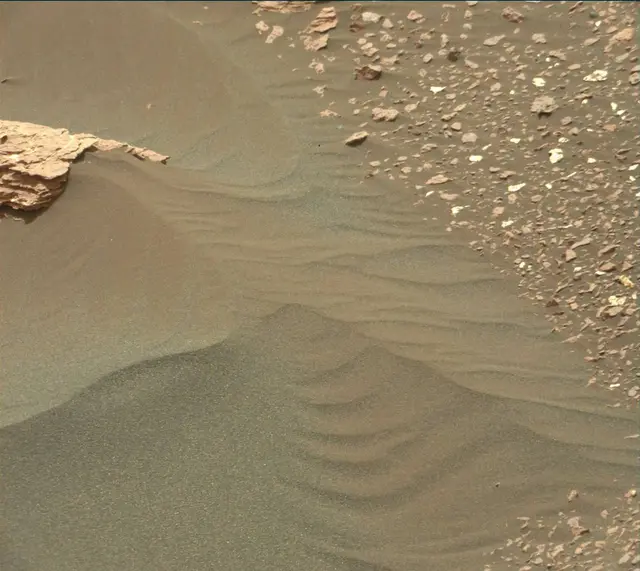 Sol 1647: Mast Camera (Mastcam)