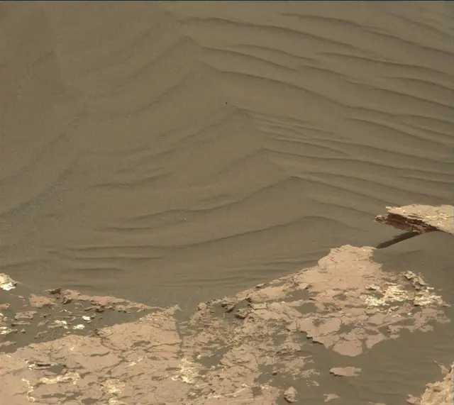 Sol 1647: Mast Camera (Mastcam)