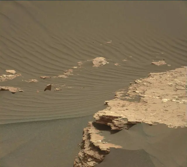 Sol 1647: Mast Camera (Mastcam)