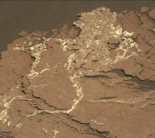 Sol 1647: Mast Camera (Mastcam)