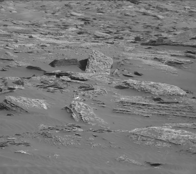 Sol 1653: Mast Camera (Mastcam)