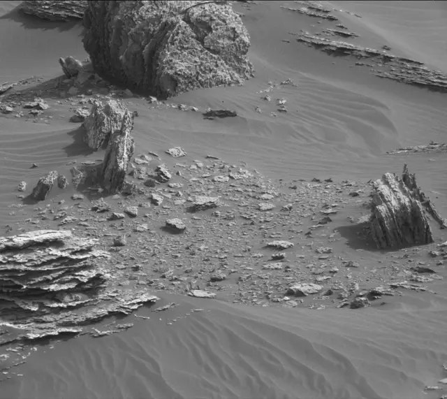 Sol 1653: Mast Camera (Mastcam)