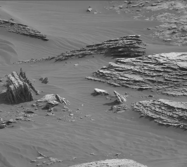 Sol 1653: Mast Camera (Mastcam)