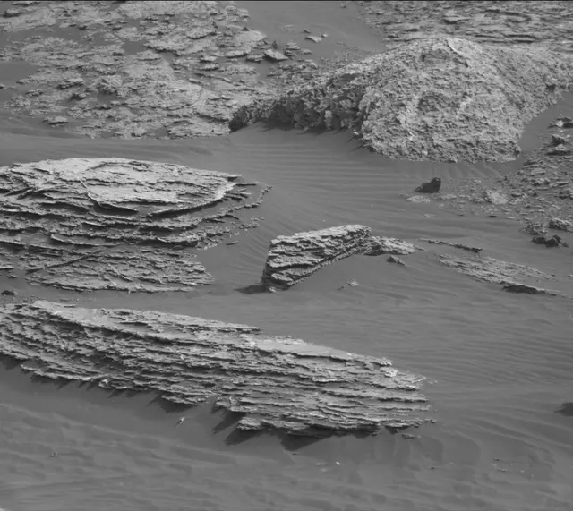 Sol 1653: Mast Camera (Mastcam)