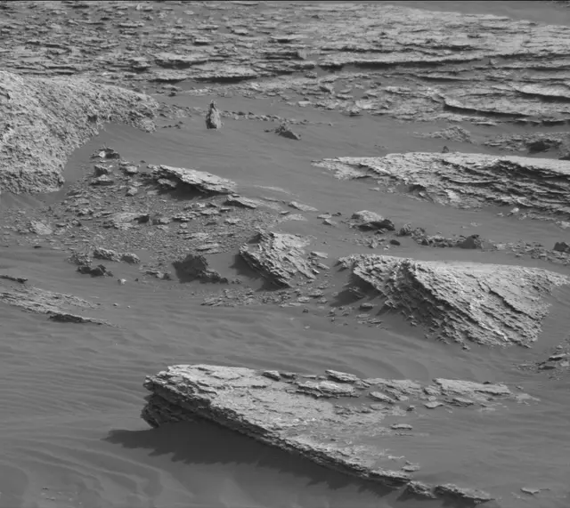 Sol 1653: Mast Camera (Mastcam)