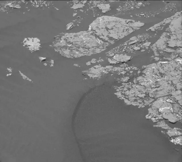 Sol 1657: Mast Camera (Mastcam)