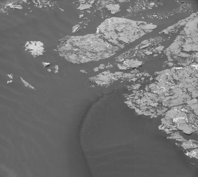 Sol 1657: Mast Camera (Mastcam)