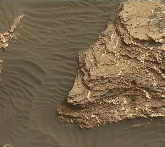 Sol 1659: Mast Camera (Mastcam)