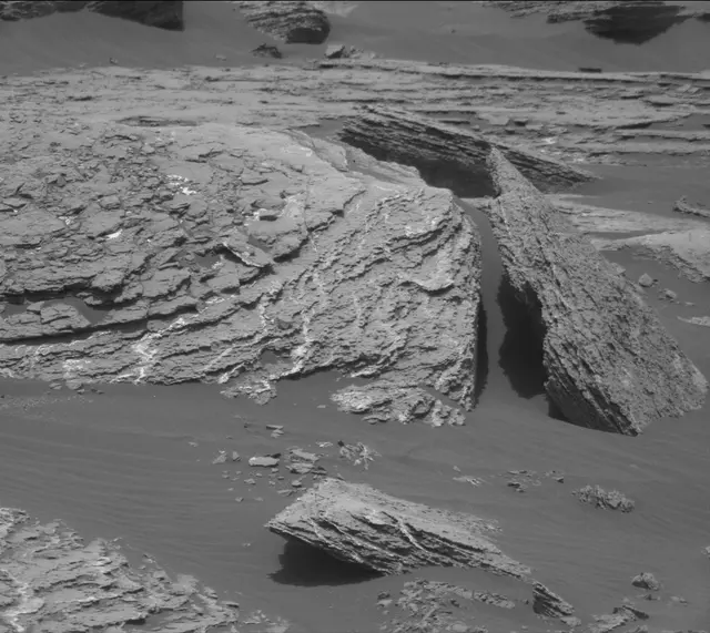 Sol 1664: Mast Camera (Mastcam)