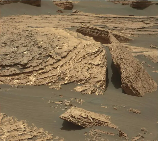 Sol 1664: Mast Camera (Mastcam)