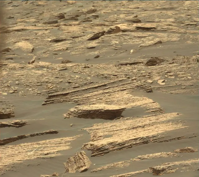 Sol 1668: Mast Camera (Mastcam)
