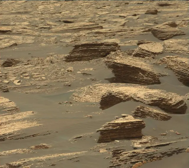 Sol 1668: Mast Camera (Mastcam)