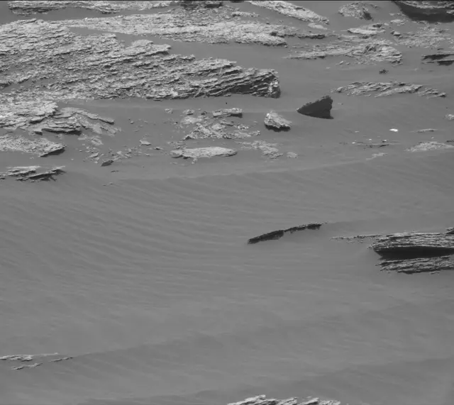 Sol 1668: Mast Camera (Mastcam)