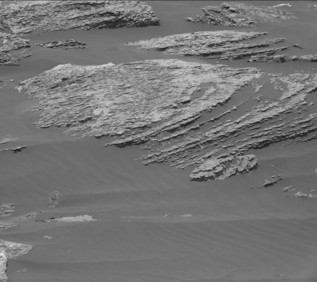 Sol 1668: Mast Camera (Mastcam)