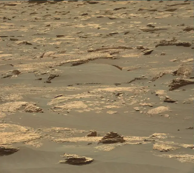 Sol 1668: Mast Camera (Mastcam)