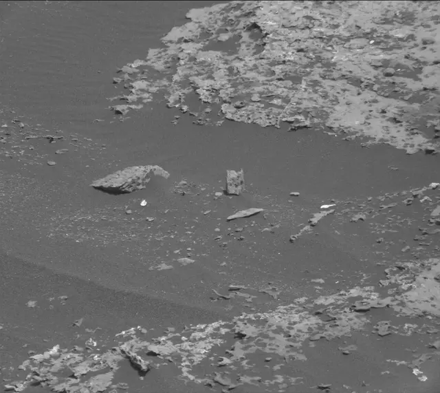Sol 1671: Mast Camera (Mastcam)