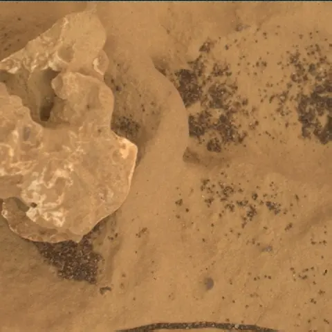 Sol 1671: Mars Hand Lens Imager (MAHLI)
