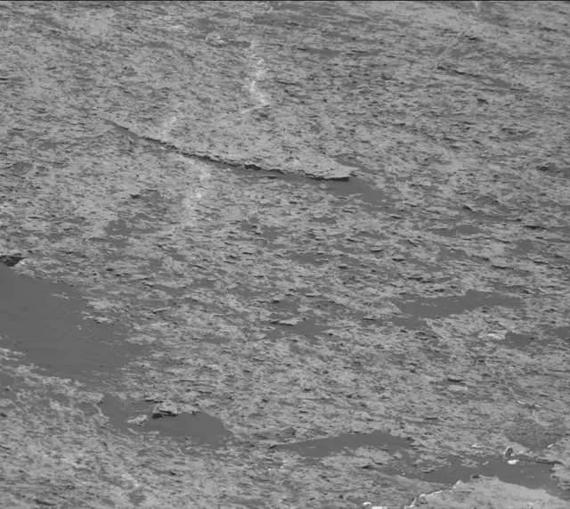 Sol 1672: Mast Camera (Mastcam)