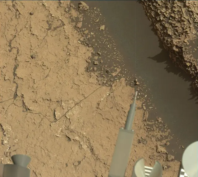 Sol 1673: Mast Camera (Mastcam)