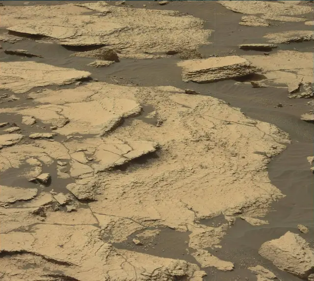 Sol 1675: Mast Camera (Mastcam)