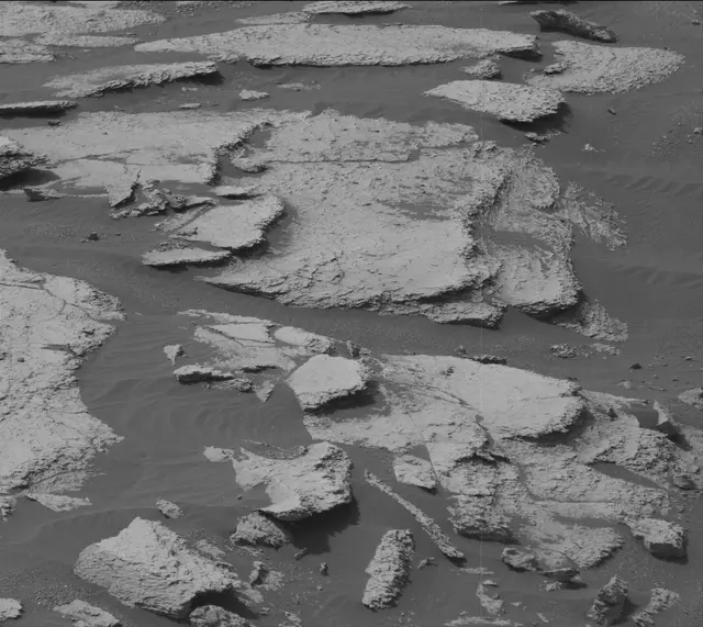 Sol 1675: Mast Camera (Mastcam)
