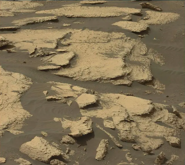 Sol 1675: Mast Camera (Mastcam)