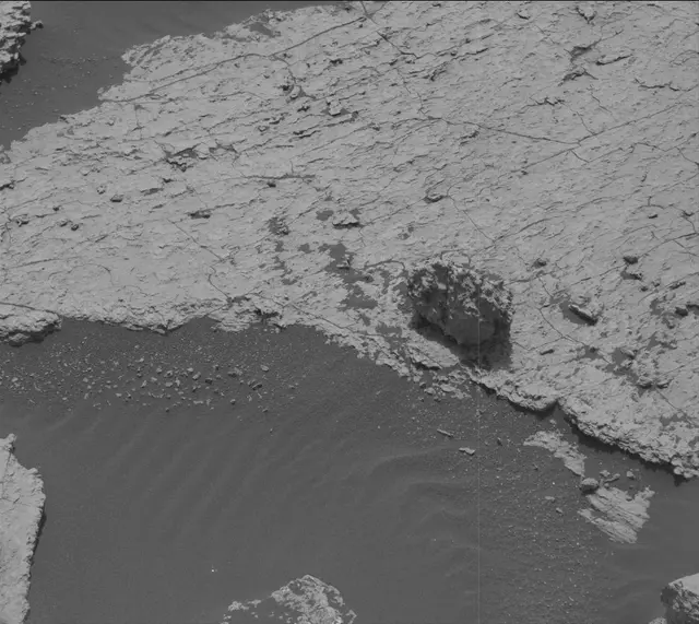 Sol 1675: Mast Camera (Mastcam)