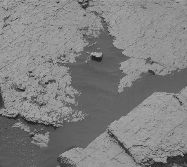 Sol 1675: Mast Camera (Mastcam)